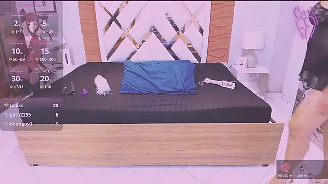 laura_riley webcam