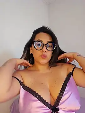 Webcam Model (Nicoleefaith_)  is live.Free join now!