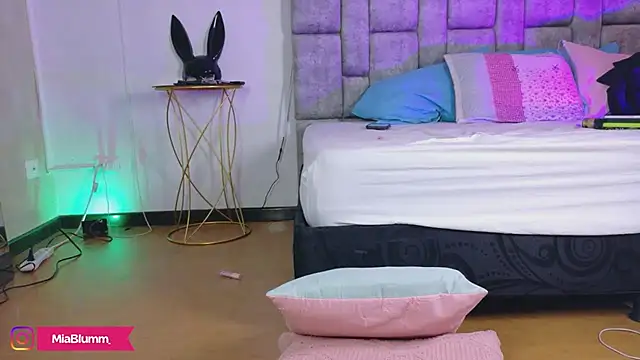 MiiaBlumm_