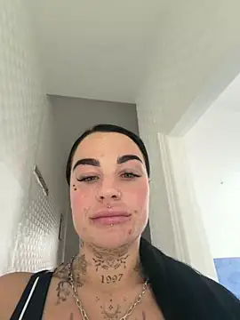 Webcam Model (Darkfantisyx)  is live.Free join now!