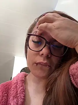 Pretty__Milf webcam