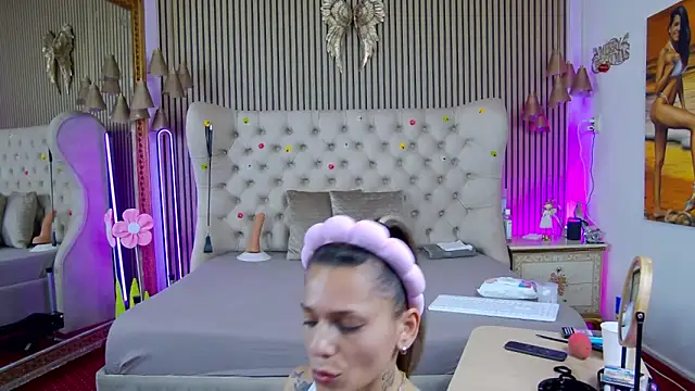 PlayfulShow webcam