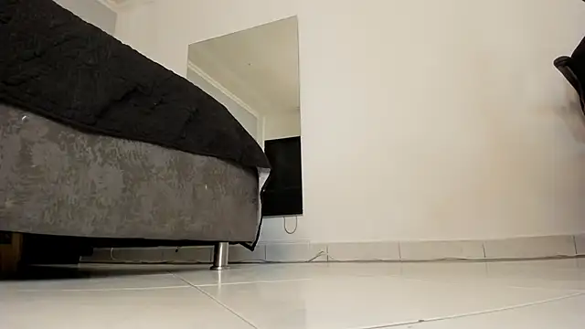 Radiant_Naomi webcam