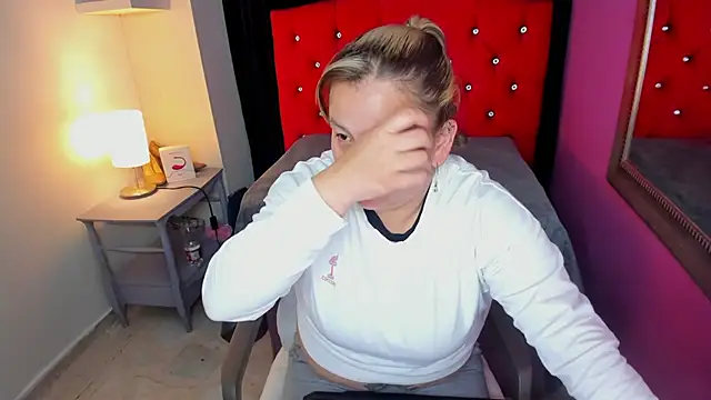 scarletbigtitties - ScarletBigTitties's free webcam - UK Sex Cams