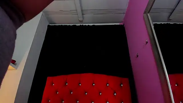 ScarletBigTitties webcam