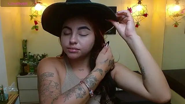 miley_clarck - Miley_Clarck's free webcam - UK Sex Cams