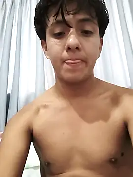 Julio0410 webcam