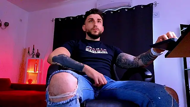 MightyAaron66 webcam