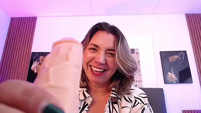 milfsecret69 - Milfsecret69's free webcam - UK Sex Cams