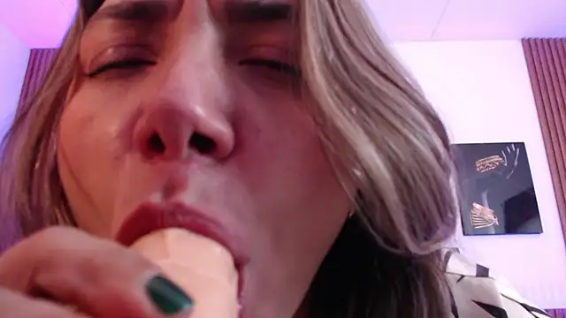 milfsecret69 webcam