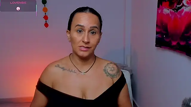 Sara_Charmy webcam
