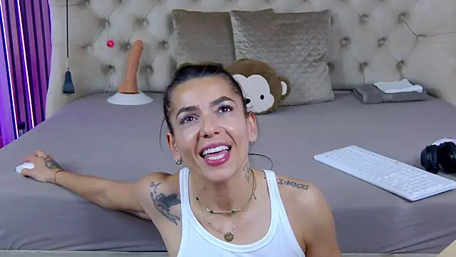 PlayfulShow webcam