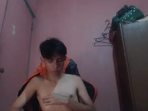 kyoshi_19 (M twink) - Fash dick 25 token, cum in public