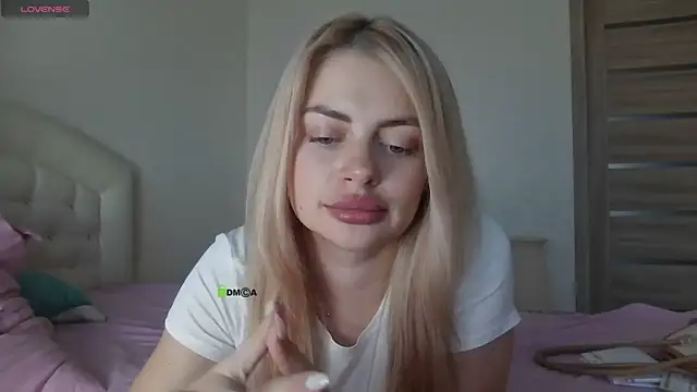 ShamlesssAdell webcam
