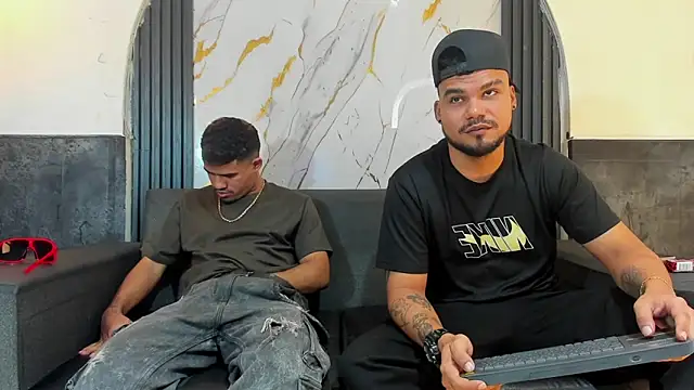 Latins_on_fire webcam
