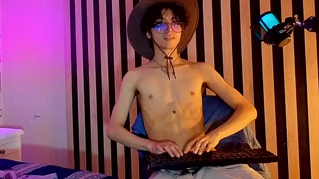 Twink_Sebas7 webcam