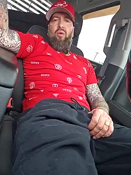 beardedtattood (Ask my age) - Come make me Soo horny and Soo hard 😈😈