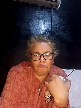 momismilf544 webcam