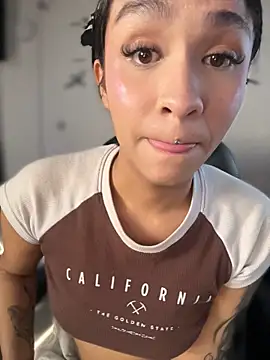 Isabella-Teen webcam