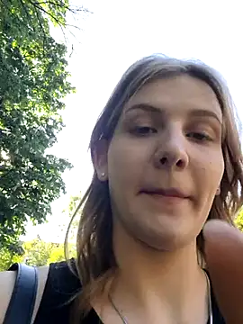mooniekiss webcam