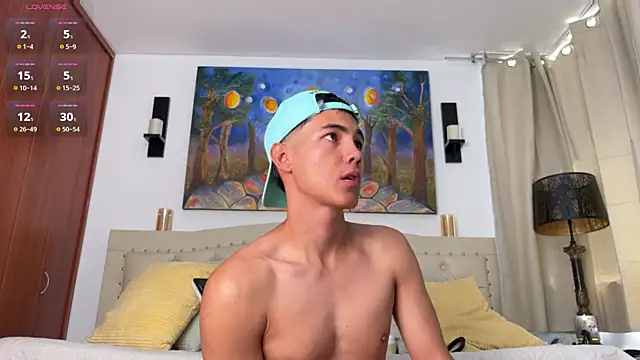 Adams_ricci webcam