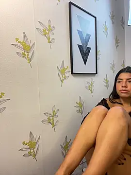 Laia_white webcam