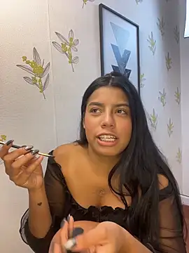 Laia_white webcam