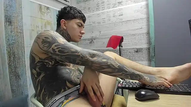 Gury_tattoo webcam