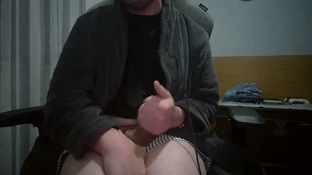 maxxcock95 webcam