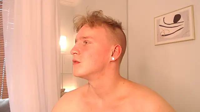 AlexxSweet webcam