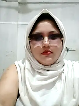 Webcam Model (Nusrat-N)  is live.Free join now!