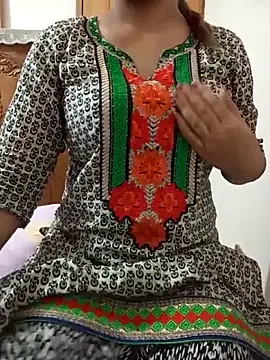 Webcam Model (Tanha18)  is live.Free join now!