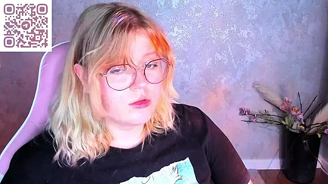 luna_c0ra webcam