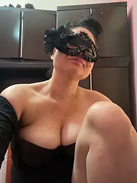 Webcam Model (gattitta29)  is live.Free join now!