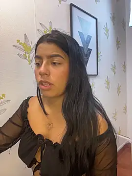 Laia_white webcam