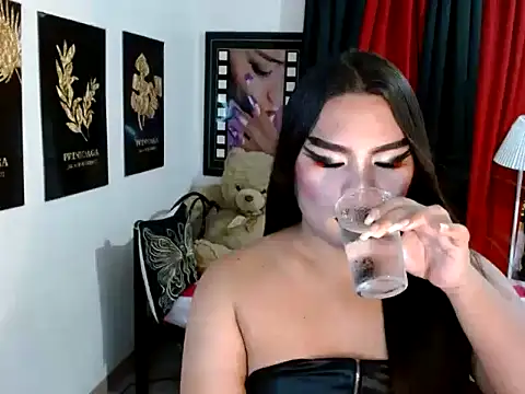 TSbrianaHugeCock webcam