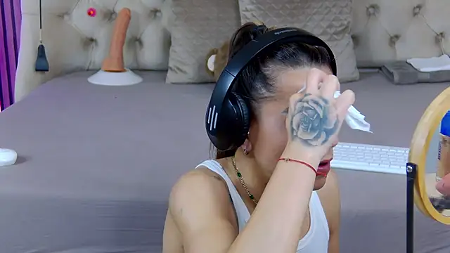 PlayfulShow webcam