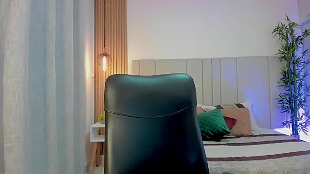 Victoria_Rosee webcam