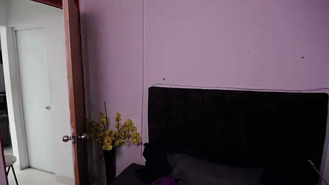 Nicol_Love0 webcam