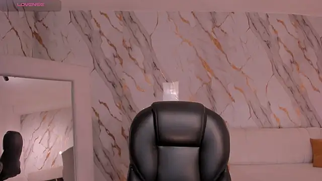 NatalieLewis webcam