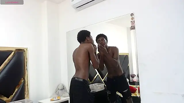 NoahJhonson69 webcam