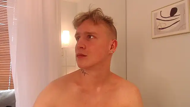 AlexxSweet webcam