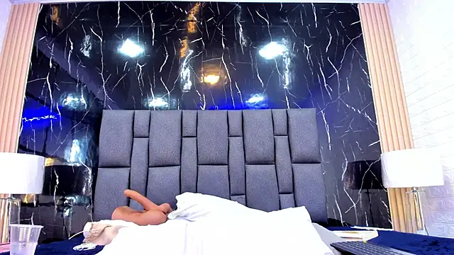 BustyGlow webcam