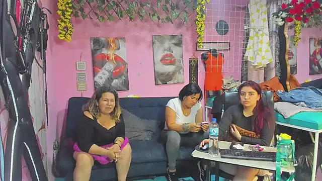 lesbiancuple - Lesbiancuple's free webcam - UK Sex Cams