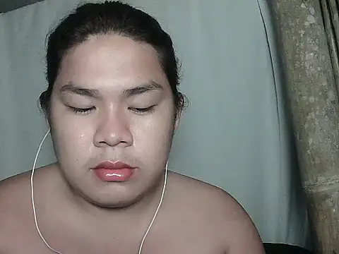 huntrix2025 (M twink) - my goa is to build my dream house