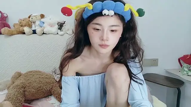 cc-8 (F young) - 脱掉内衣口交大鸡巴一分钟