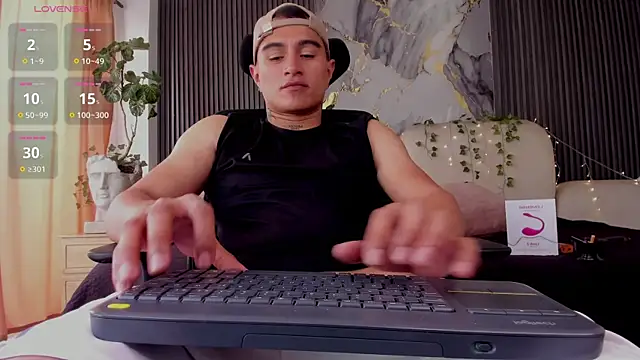 LiamDeep webcam