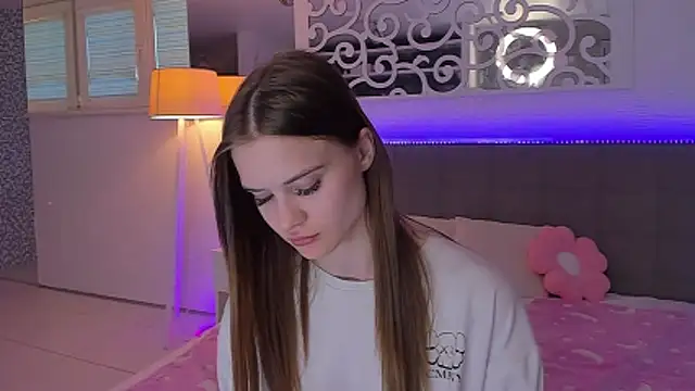 luisaclover - LuisaClover's free webcam - UK Sex Cams