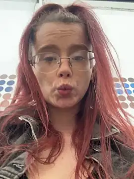 Webcam Model (raen001)  is live.Free join now!