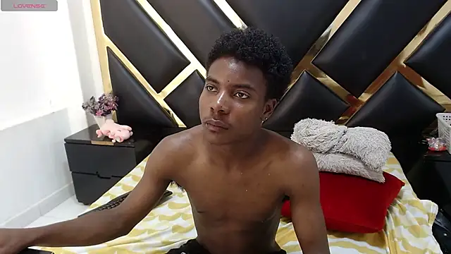 NoahJhonson69 webcam